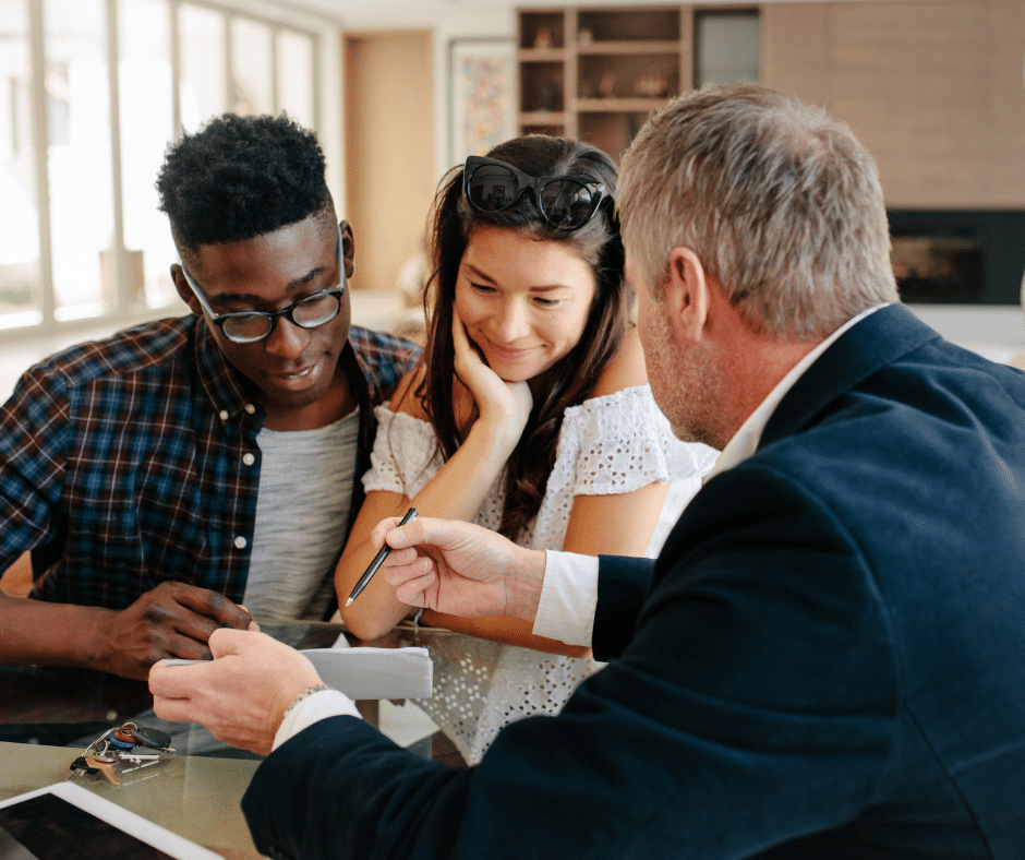 Realtor explaining a real estate contingency